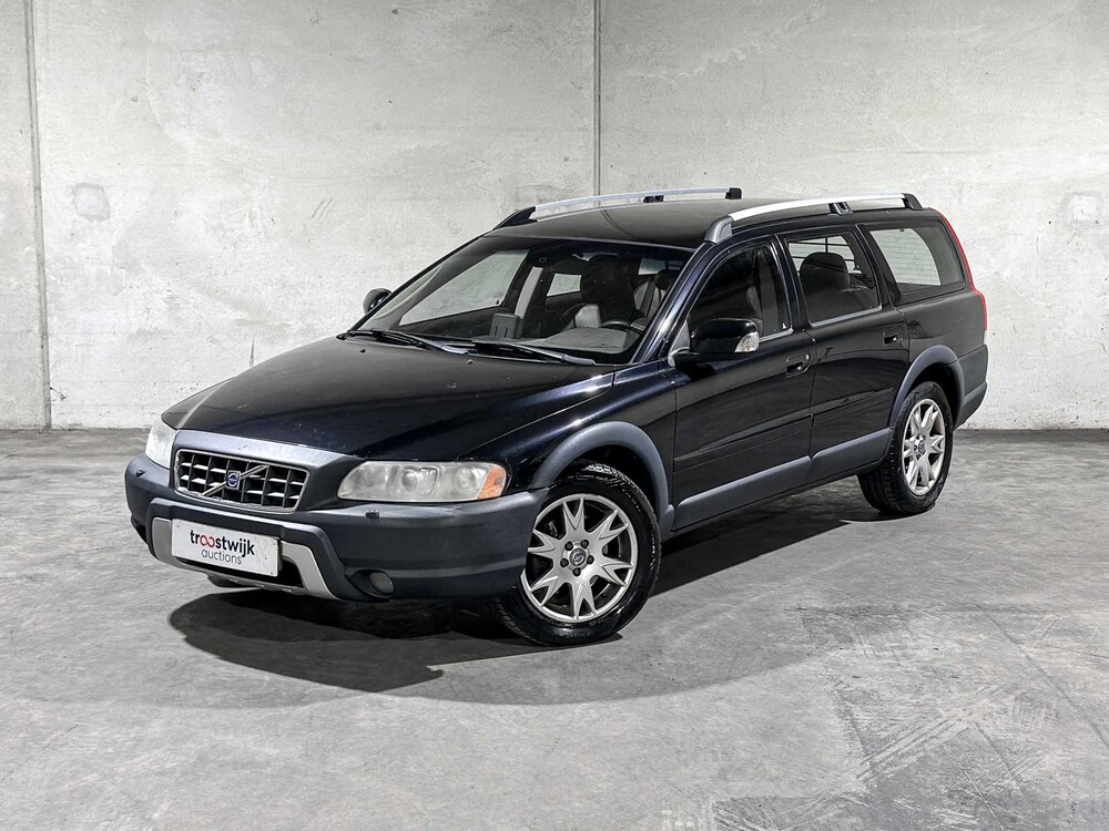 Volvo XC70 2.4 D5 Momentum -Automaat- 185pk 2007, 32-GFF-8 Youngtimer