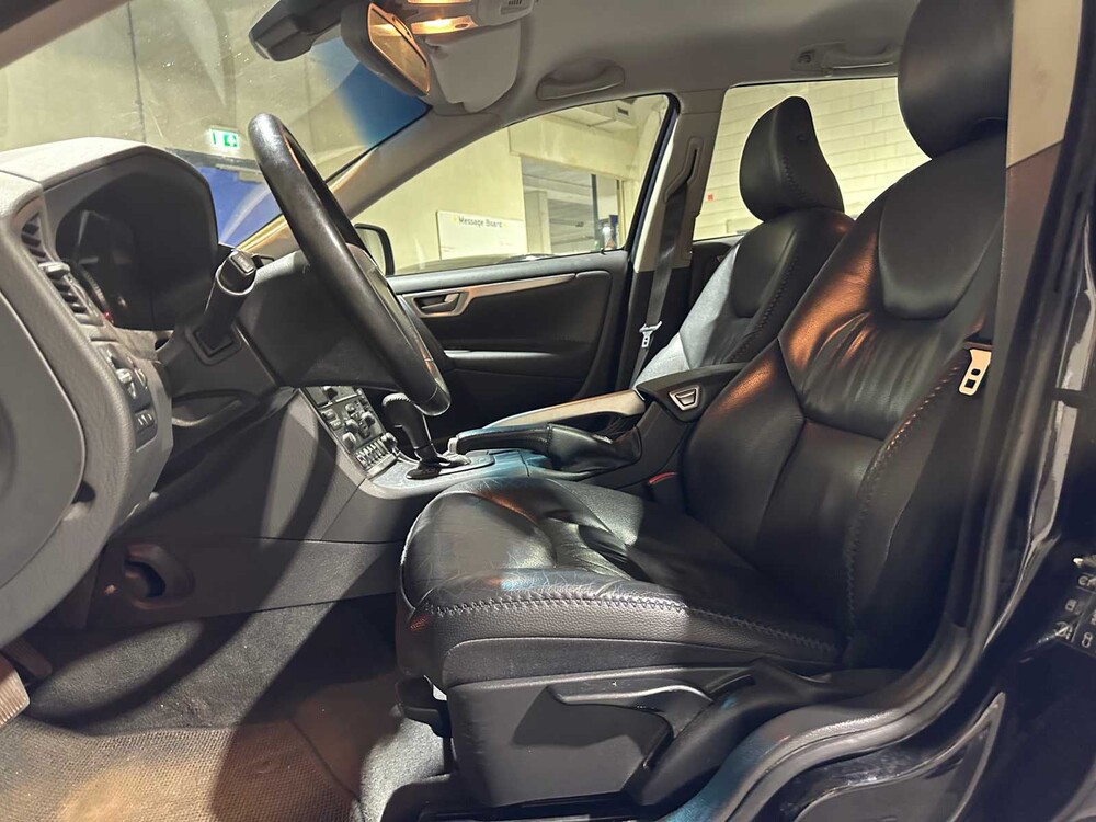 Volvo XC70 2.4 D5 Momentum -Automaat- 185pk 2007, 32-GFF-8 Youngtimer