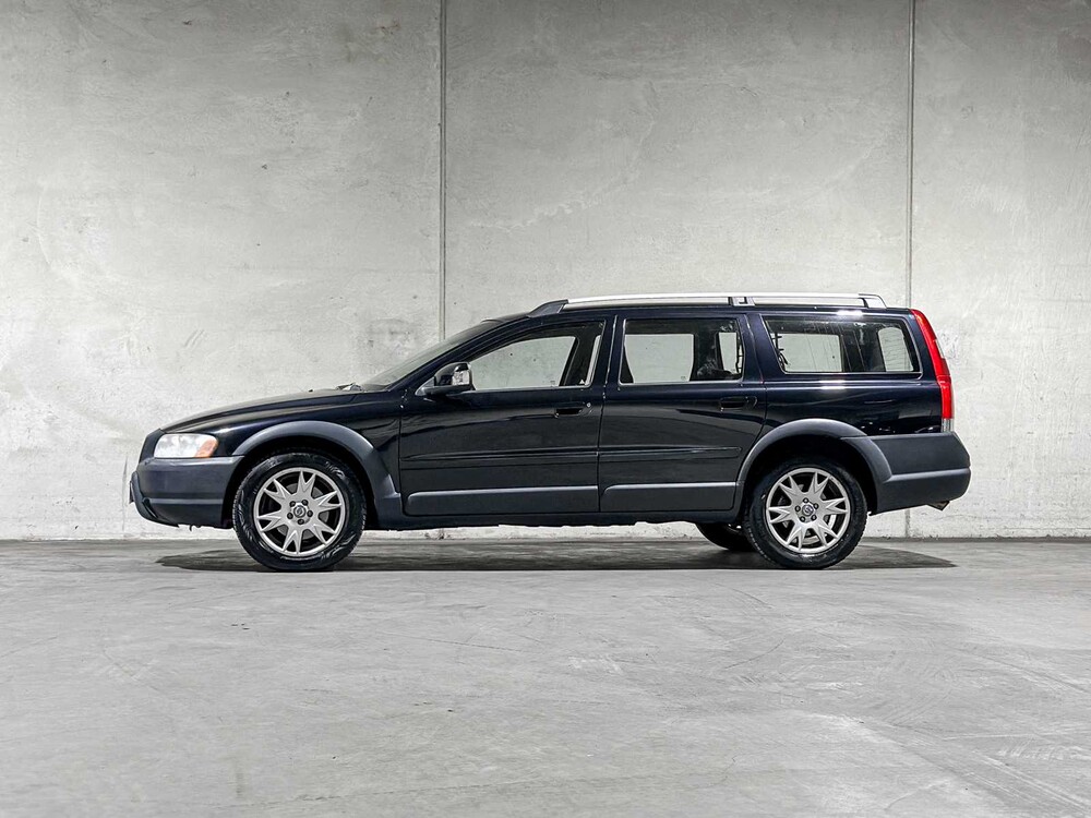 Volvo XC70 2.4 D5 Momentum -Automaat- 185pk 2007, 32-GFF-8 Youngtimer