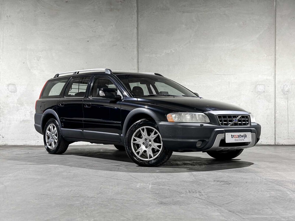 Volvo XC70 2.4 D5 Momentum -Automaat- 185pk 2007, 32-GFF-8 Youngtimer