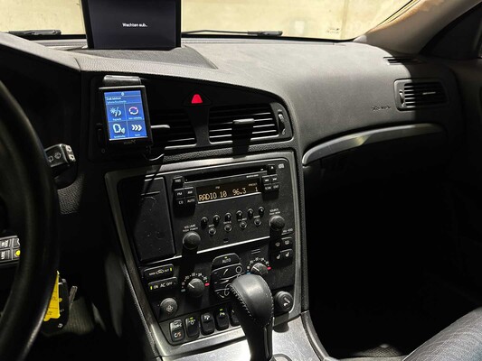 Volvo XC70 2.4 D5 Momentum -Automaat- 185pk 2007, 32-GFF-8 Youngtimer