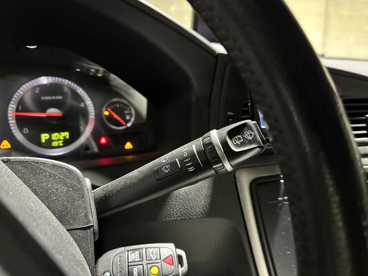 Volvo XC70 2.4 D5 Momentum -Automaat- 185pk 2007, 32-GFF-8 Youngtimer