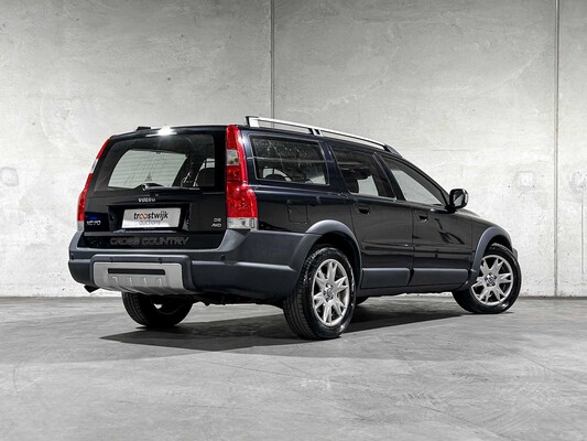 Volvo XC70 2.4 D5 Momentum -Automaat- 185pk 2007, 32-GFF-8 Youngtimer