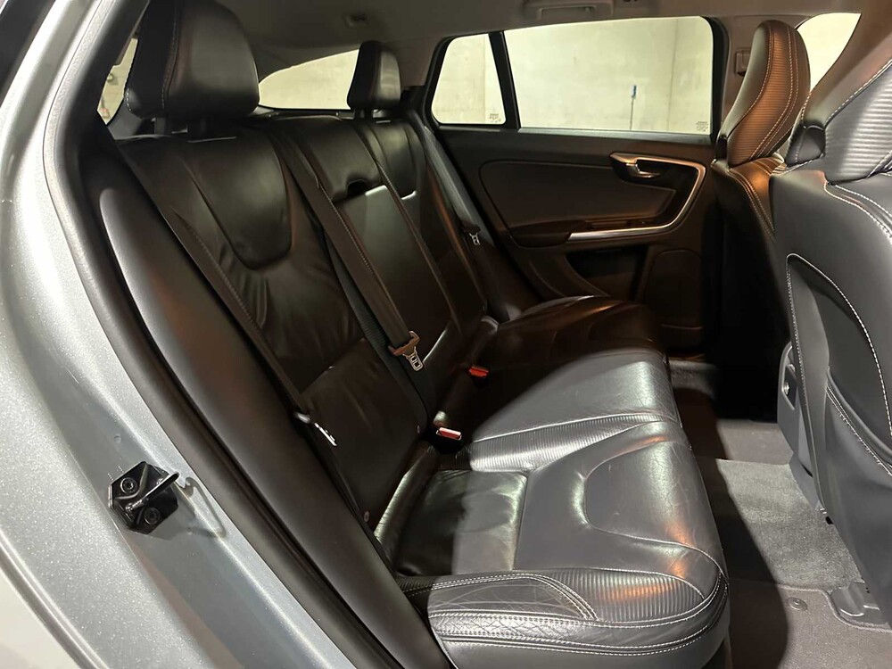 Volvo V60 1.6 T3 R-Design 150pk 2012 (Origineel-NL), 34-XLS-4