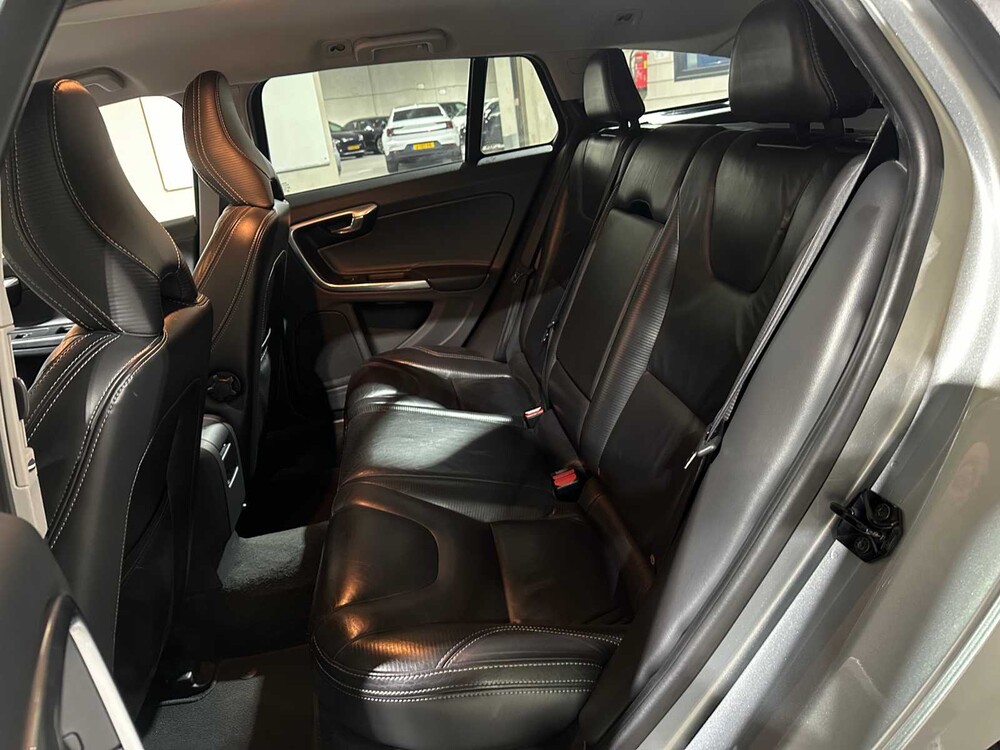 Volvo V60 1.6 T3 R-Design 150pk 2012 (Origineel-NL), 34-XLS-4