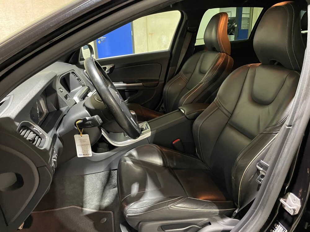 Volvo V60 2.0 D2 Summum 120pk 2015, XF-303-K