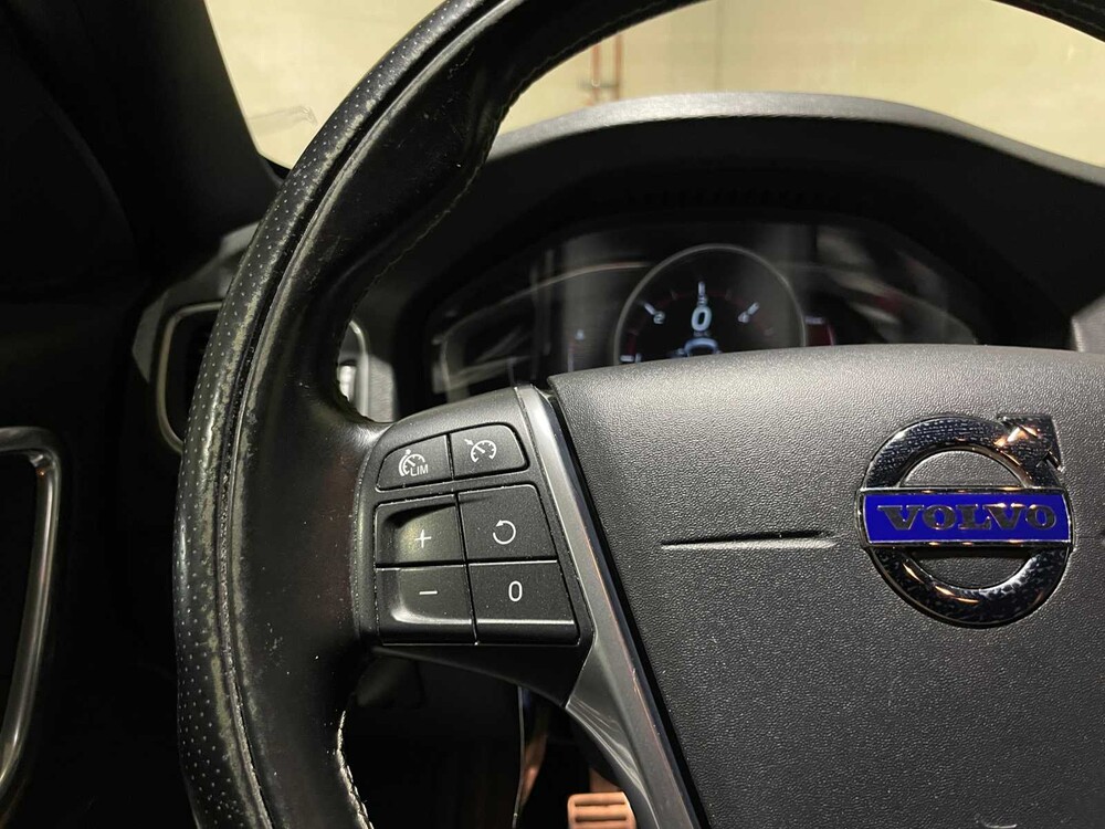 Volvo V60 2.0 D2 Summum 120pk 2015, XF-303-K