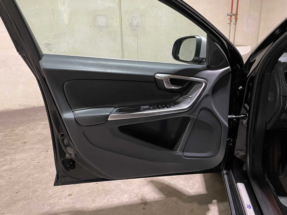 Volvo V60 2.0 D2 Summum 120pk 2015, XF-303-K