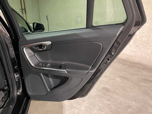 Volvo V60 2.0 D2 Summum 120pk 2015, XF-303-K