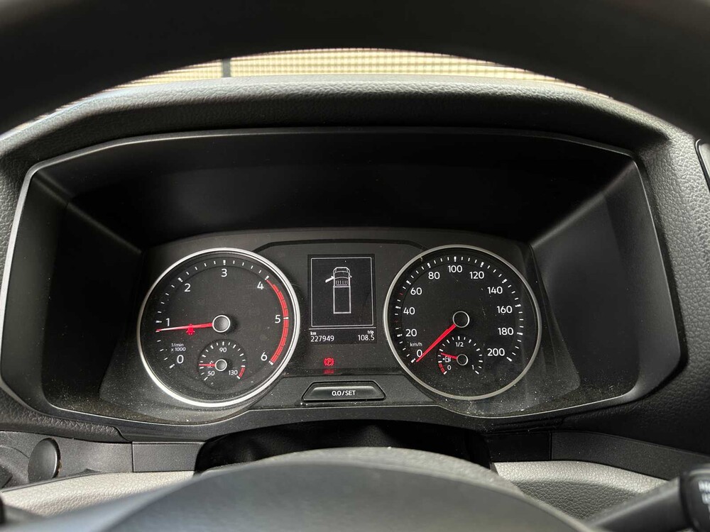 Volkswagen Crafter 35 2.0 TDI L4 177pk 2018, VNN-83-D Bedrijfswagen