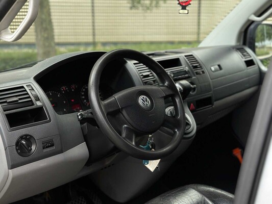 Volkswagen Transporter 2.5 TDI 340 Trendline DSG 5-Persoon 131pk 2009, 6-VDV-12