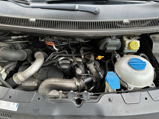 Volkswagen Transporter 2.5 TDI 340 Trendline DSG 5-Persoon 131pk 2009, 6-VDV-12