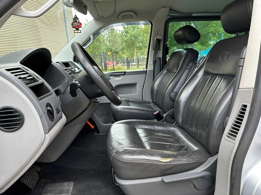 Volkswagen Transporter 2.5 TDI 340 Trendline DSG 5-Persoon 131pk 2009, 6-VDV-12