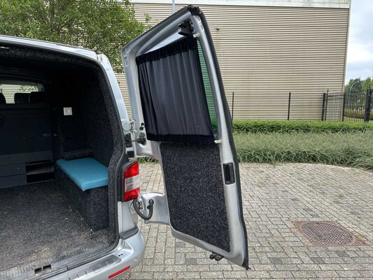 Volkswagen Transporter 2.5 TDI 340 Trendline DSG 5-Persoon 131pk 2009, 6-VDV-12