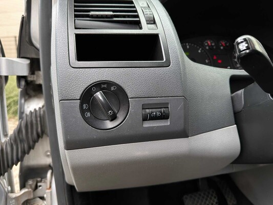 Volkswagen Transporter 2.5 TDI 340 Trendline DSG 5-Persoon 131pk 2009, 6-VDV-12