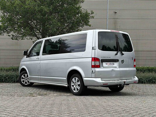 Volkswagen Transporter 2.5 TDI 340 Trendline DSG 5-Persoon 131pk 2009, 6-VDV-12