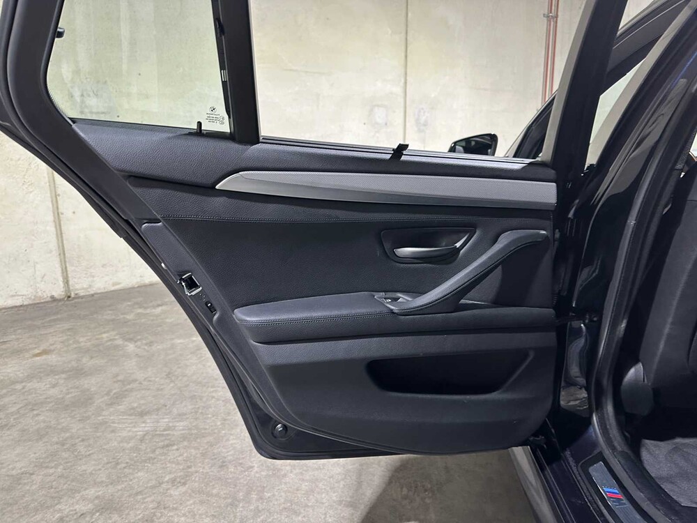BMW 520i Touring M-Sport High Executive 5-serie 184pk 2013, 92-ZLN-9