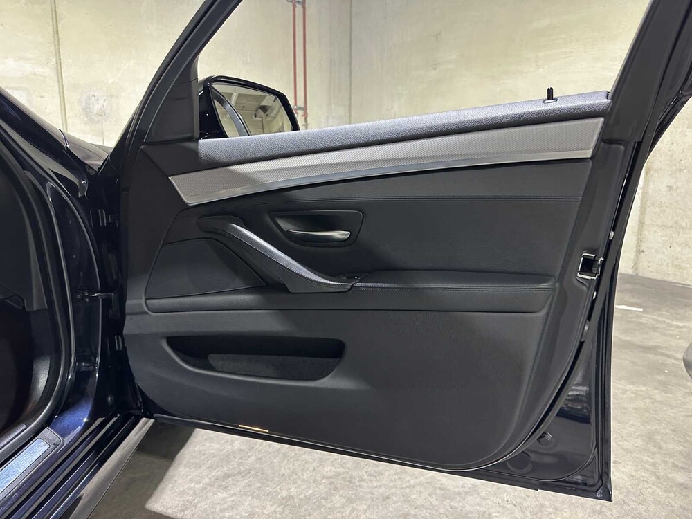 BMW 520i Touring M-Sport High Executive 5-serie 184pk 2013, 92-ZLN-9