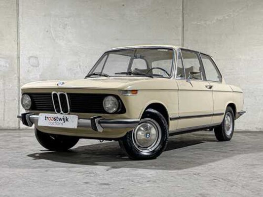 Luxury, sports and classic cars in Tiel