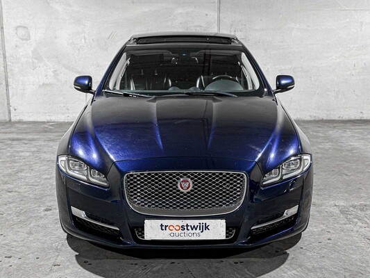 Jaguar XJ 3.0 D Premium Luxury 300hp 2016, RV-612-X