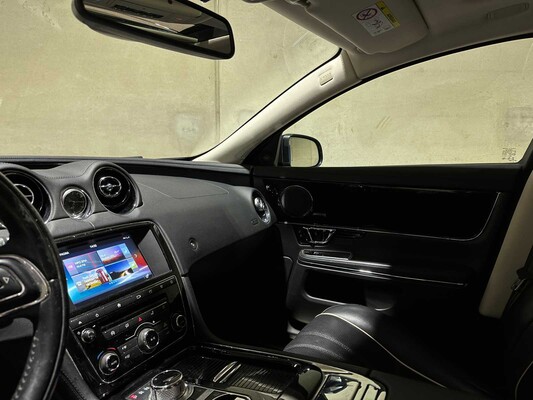 Jaguar XJ 3.0 D Premium Luxury 300hp 2016, RV-612-X