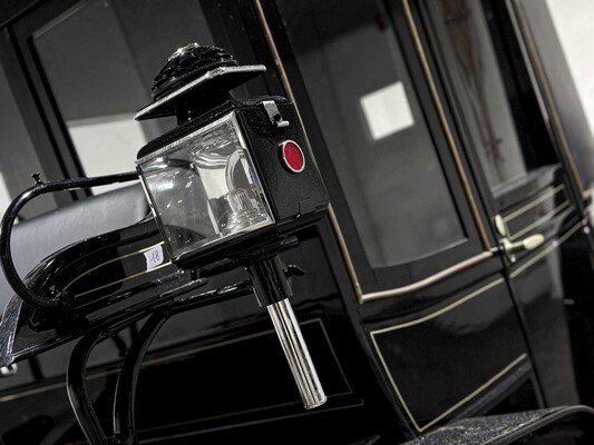 Carriage Berline Classic Horse-Drawn Carriage