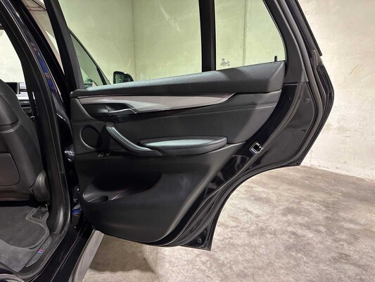 BMW X5 xDrive30d High Executive M-Sport 258hp 2014, 8-THZ-86