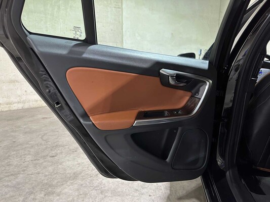Volvo V60 2.4 D6 Twin Engine Summum 220hp 2015 Plug-In Hybrid, HR-946-F