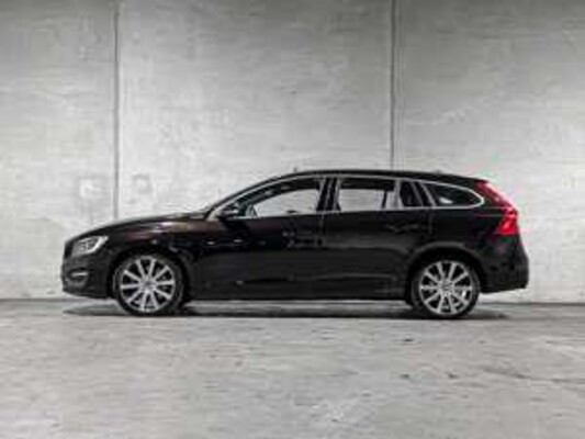 Volvo V60 2.4 D6 Twin Engine Summum 220hp 2015 Plug-In Hybrid, HR-946-F