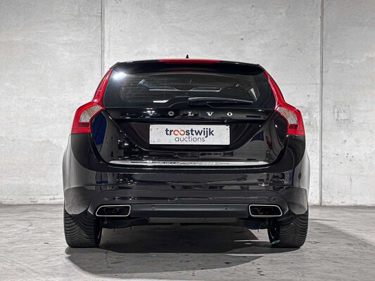 Volvo V60 2.4 D6 Twin Engine Summum 220hp 2015 Plug-In Hybrid, HR-946-F