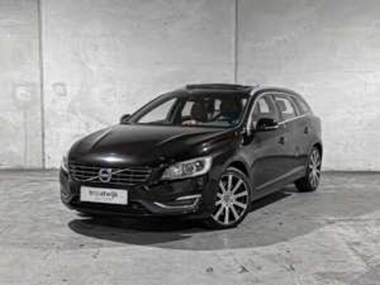Volvo V60 2.4 D6 Twin Engine Summum 220hp 2015 Plug-In Hybrid, HR-946-F