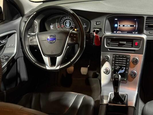 Volvo V60 Cross Country 2.0 D3 Polar+ 150hp 2017, PT-351-G