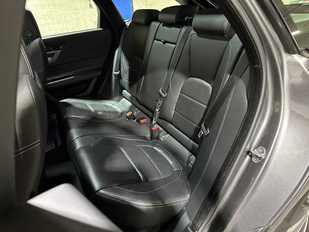 Jaguar XF Sportbrake 2.0d Portfolio 179pk 2017 (Origineel-NL), PZ-465-J