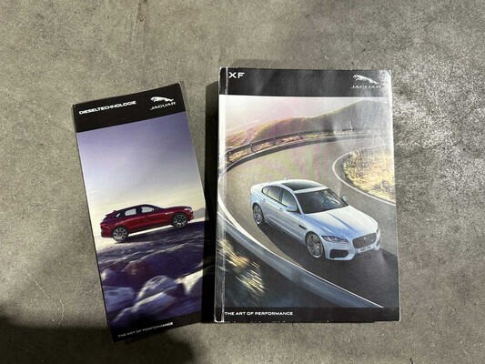 Jaguar XF Sportbrake 2.0d Portfolio 179pk 2017 (Origineel-NL), PZ-465-J