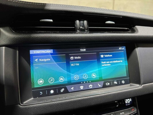 Jaguar XF Sportbrake 2.0d Portfolio 179pk 2017 (Origineel-NL), PZ-465-J