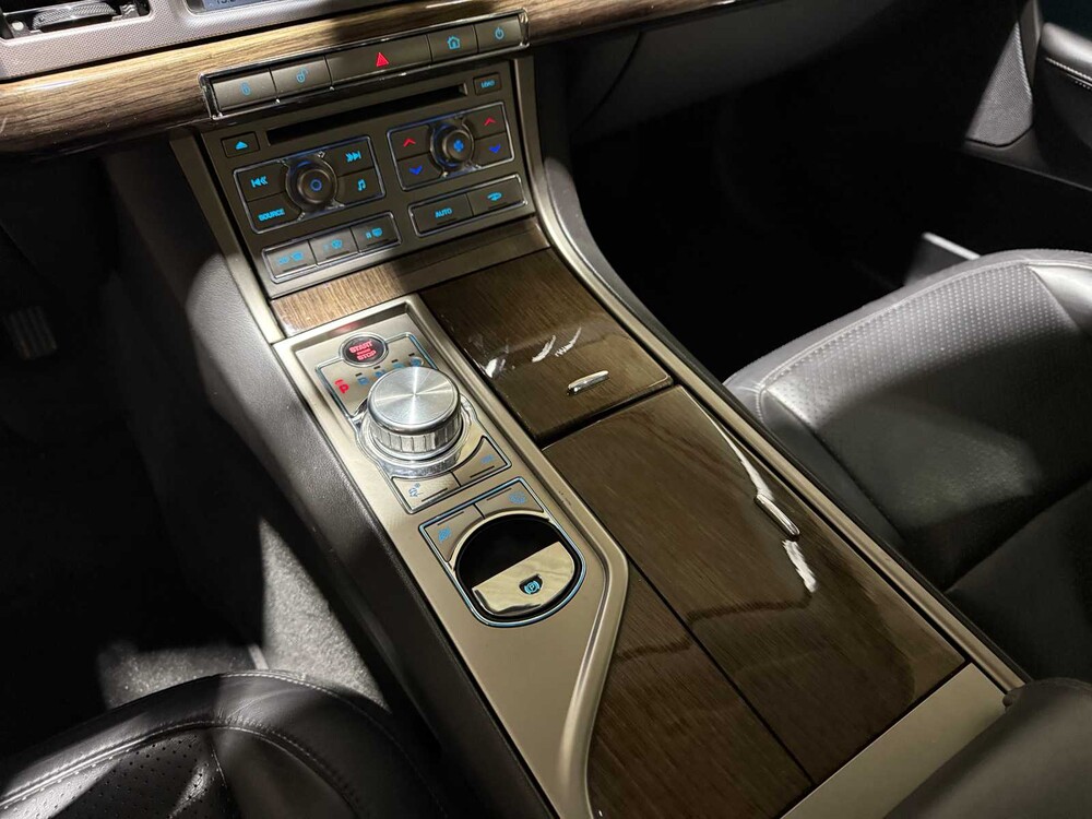 Jaguar XF 4.2 SV8 Supercharged V8 416pk 2008, X-627-SX Youngtimer