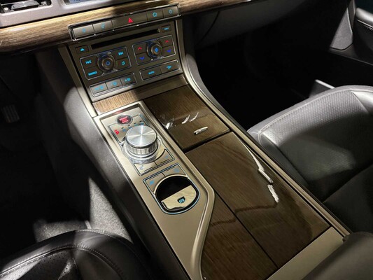 Jaguar XF 4.2 SV8 Supercharged V8 416pk 2008, X-627-SX Youngtimer
