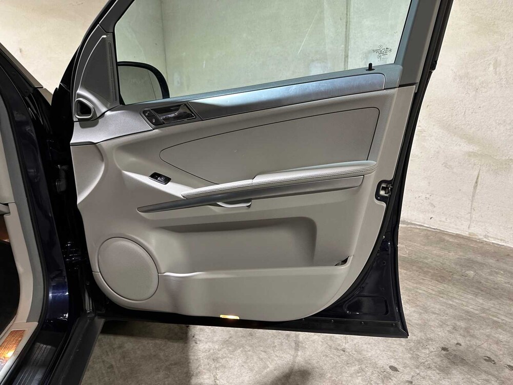 Mercedes-Benz ML500 5.0 V8 306pk 2006 M-klasse, K-267-VB Youngtimer