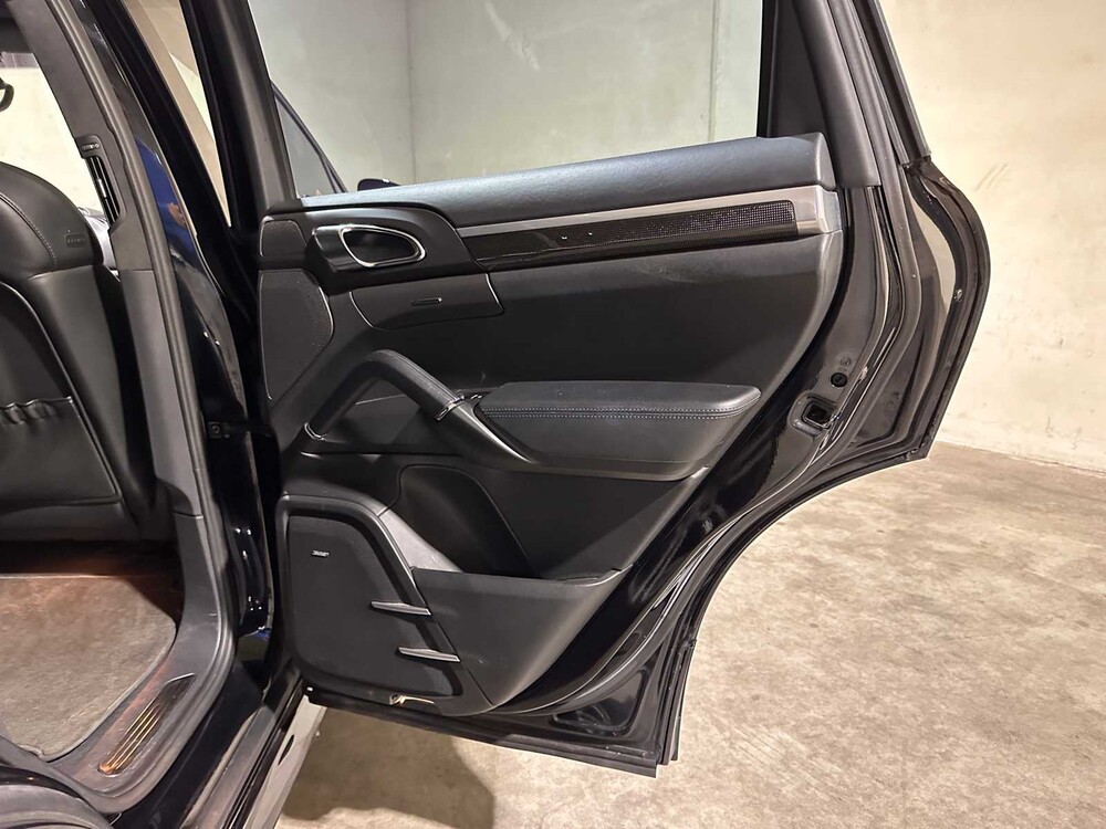 Porsche Cayenne Turbo 4.8 V8 500pk 2012, 8-SGB-44