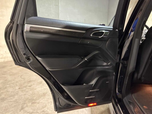 Porsche Cayenne Turbo 4.8 V8 500pk 2012, 8-SGB-44