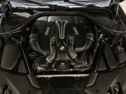 BMW M550i xDrive High Executive G30 462pk 2018 (Origineel-NL), RS-253-R