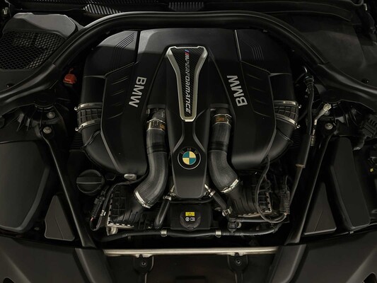 BMW M550i xDrive High Executive G30 462pk 2018 (Origineel-NL), RS-253-R