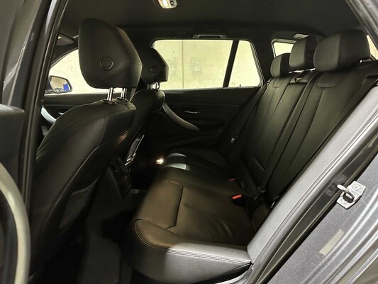 BMW 320i Automaat Centennial High Executive 184pk 2016 3-serie Touring, JR-371-D