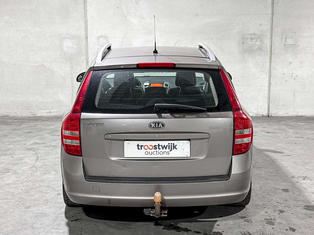 Kia cee'd Sporty Wagon 1.6 Business Edition 122pk 2008, 11-ZD-RF Youngtimer