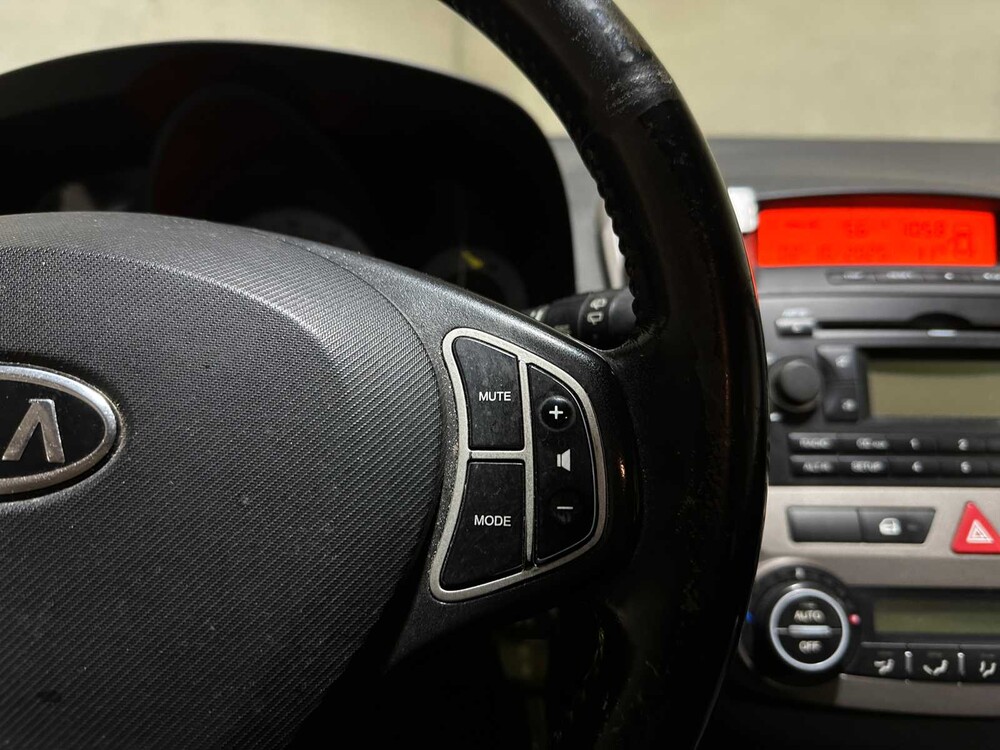 Kia cee'd Sporty Wagon 1.6 Business Edition 122pk 2008, 11-ZD-RF Youngtimer