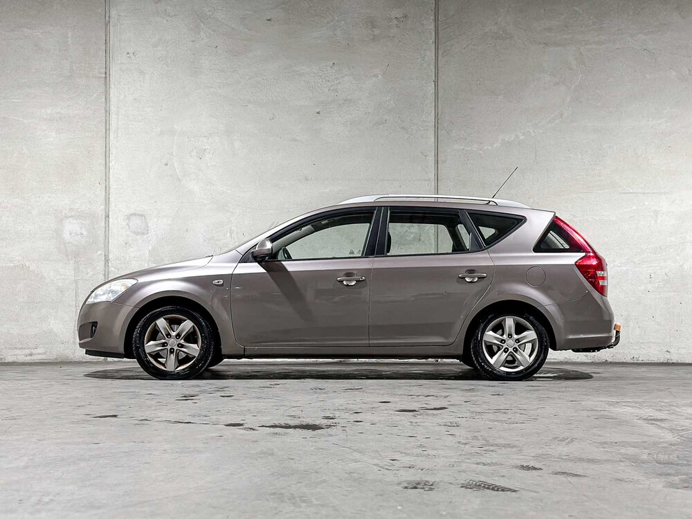 Kia cee'd Sporty Wagon 1.6 Business Edition 122pk 2008, 11-ZD-RF Youngtimer