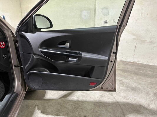 Kia cee'd Sporty Wagon 1.6 Business Edition 122pk 2008, 11-ZD-RF Youngtimer