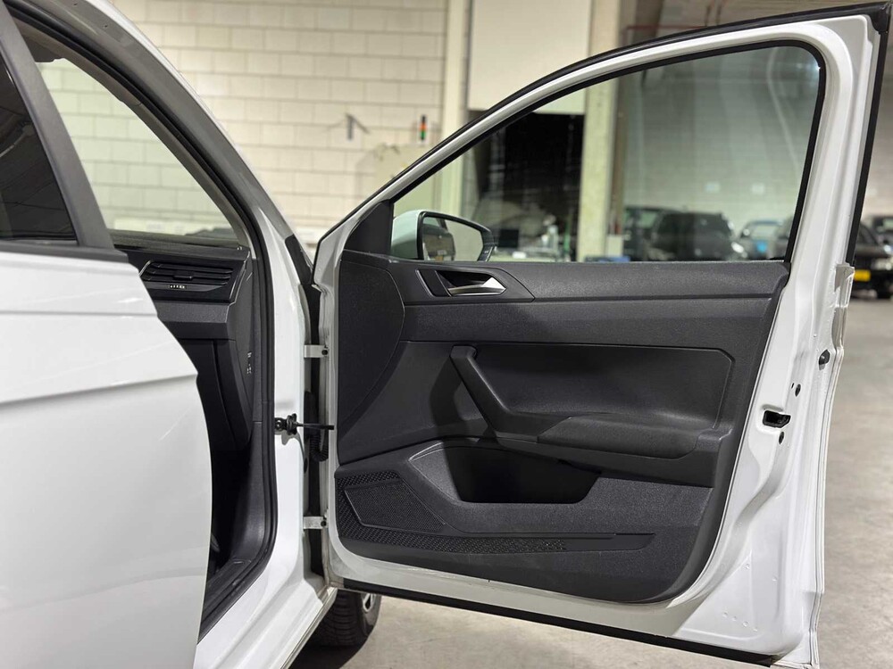 Volkswagen Polo 1.0 MPI Trendline 2018, J-227-SF