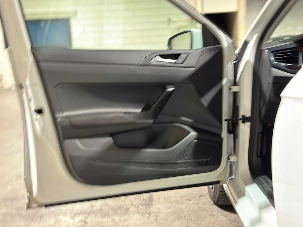 Volkswagen Polo 1.0 MPI Trendline 2018, J-227-SF