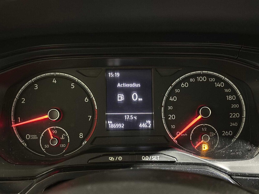 Volkswagen Polo 1.0 MPI Trendline 2018, J-227-SF